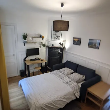 2 Steps From Montmartre