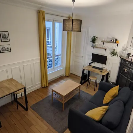 2 Steps From Montmartre Apartman *