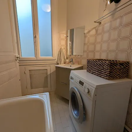 2 Steps From Montmartre 아파트