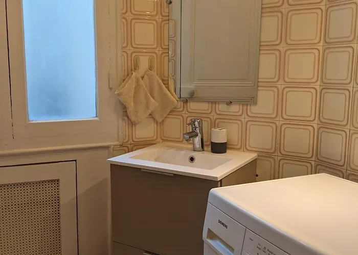 Apartment 2 Steps From Montmartre